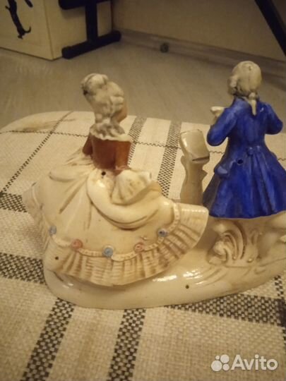 Статуэтка пара Музицирует