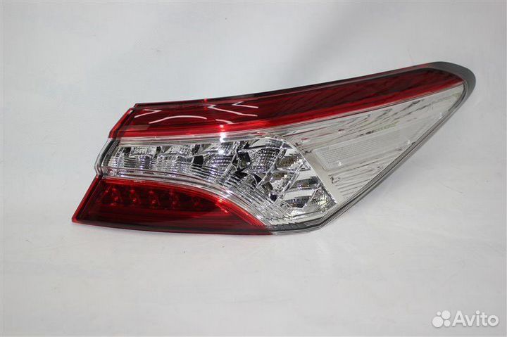 Фонарь задний LED правый Toyota Camry V70 V75