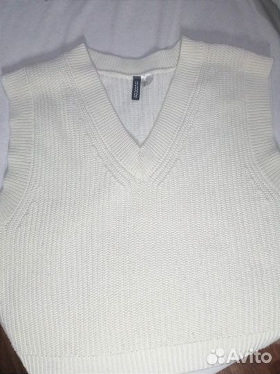 Жилетка женская вязаная