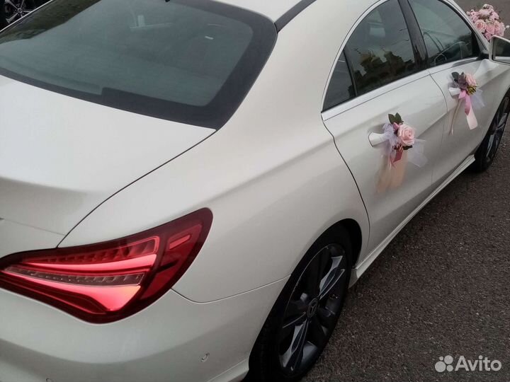 Авто Mercedes-Benz для свадеб встреч мероприятий