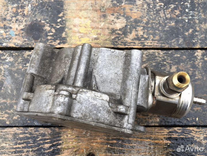 Топливный вакуумный насос skoda octavia A5