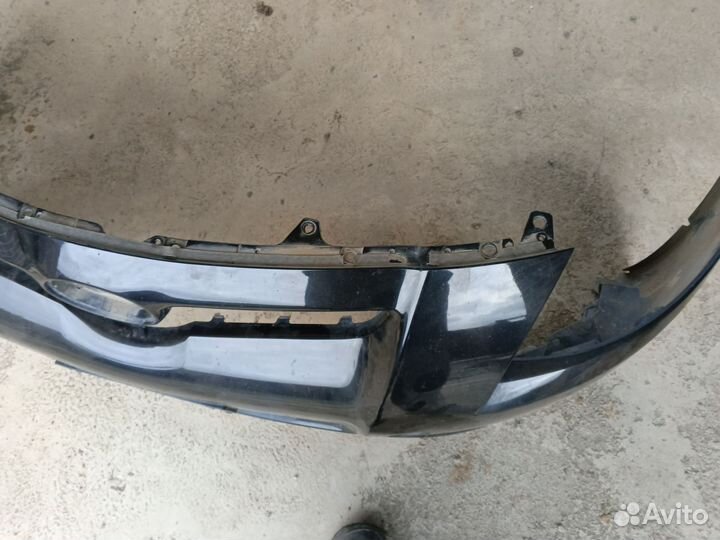 Передний бампер Тойота Аурис 2008
