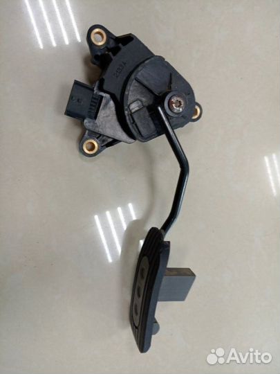 Педаль газа Nissan March AK12 CR12DE 2003