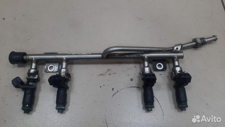 Рейка топливная (рампа) LADA 2111