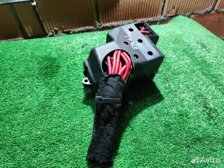 Блок предохранителей левый Volkswagen Touareg 7L