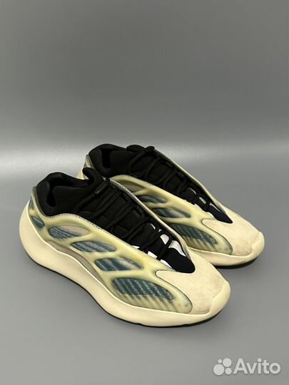 Кроссовки Adidas Yeezy 700 v3 оригинал