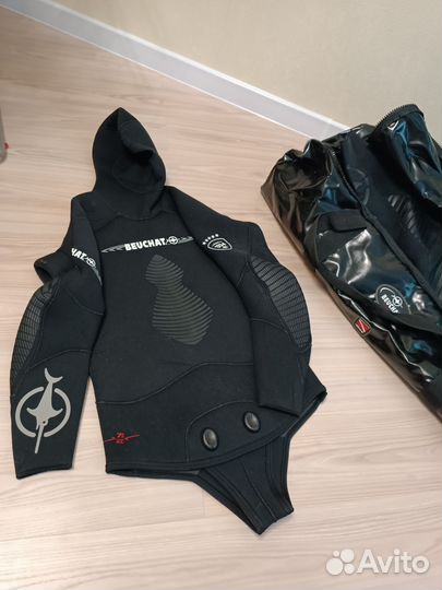 Гидрокостюм