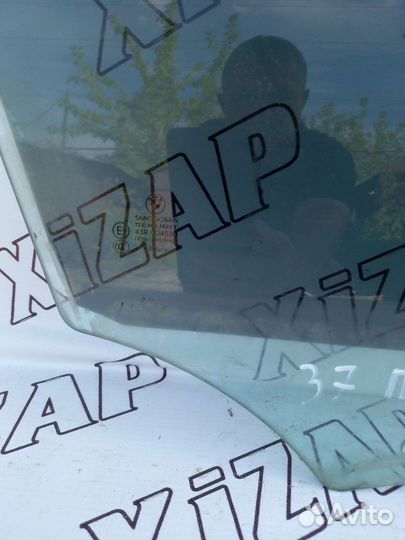 Стекло правое переднее BMW X5 E70