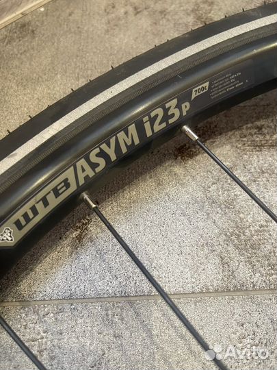 Переднее колесо на шоссейник 28