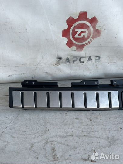 Lexus RX4 Накладка замка багажника