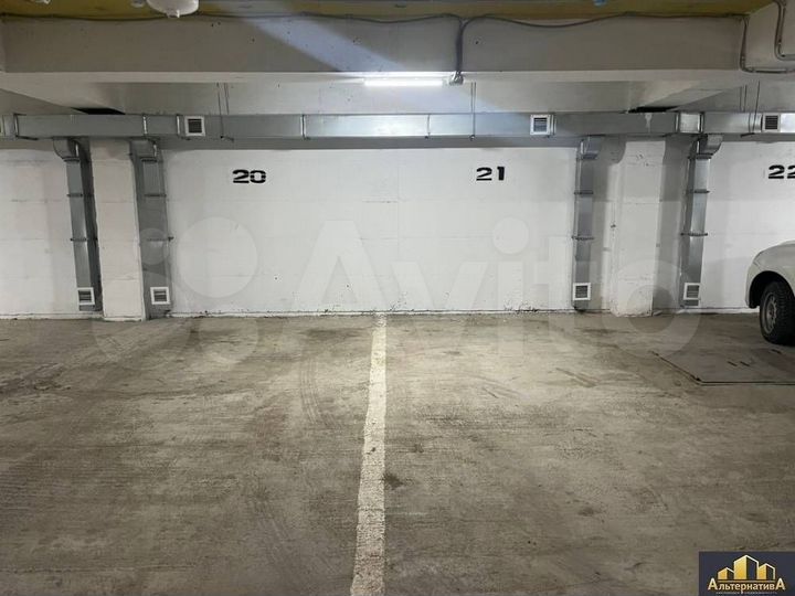 Машиноместо, 14 м²