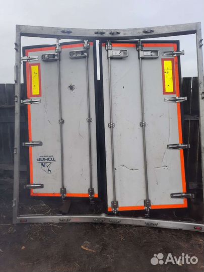 Дверь на полуприцеп 