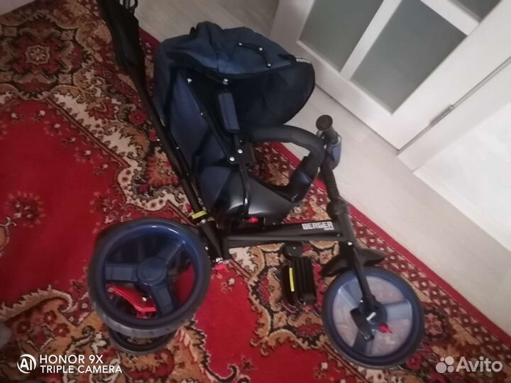 Детский 3х колесный велосипед с ручкой