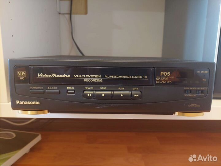 Видеоплеер кассетный, практически новый