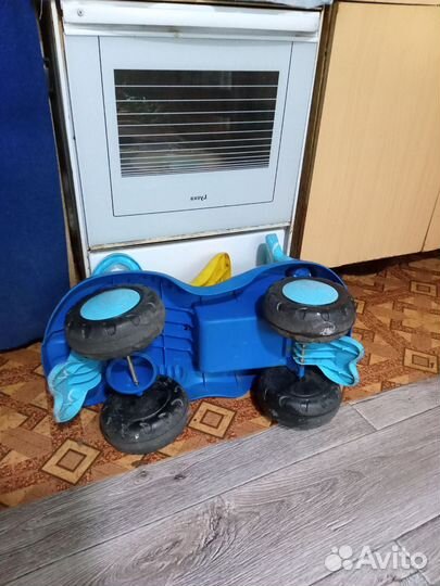 Машинка толокар