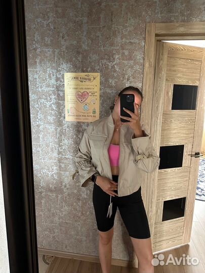 Бомбер ветровка