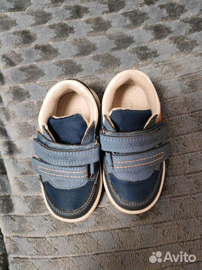 Кроссовки детские