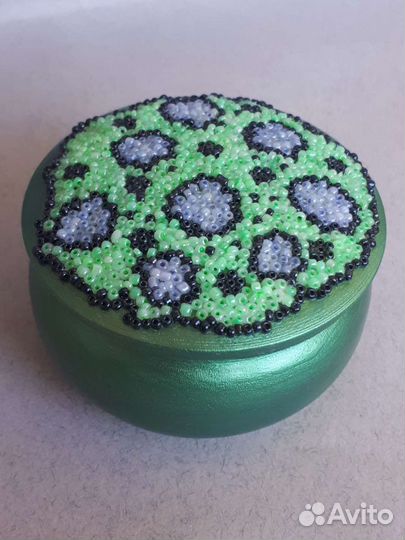 Деревянная шкатулка