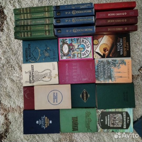 Книги классика коробкой