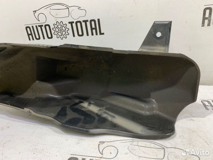 Накладка багажника правая Bmw 745 E65 N62B44 2004