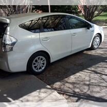 Toyota Prius Alpha 1.8 CVT, 2012, 157 000 км, с пробегом, цена 1 580 000 руб.