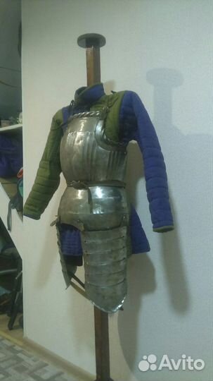 Стилизация кирасы максимилиановского типа