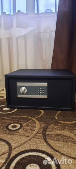 Сейф металлический