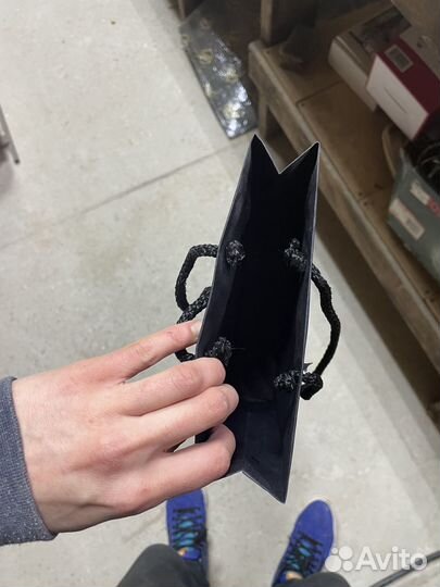 Пакет бумажный черный с ручками