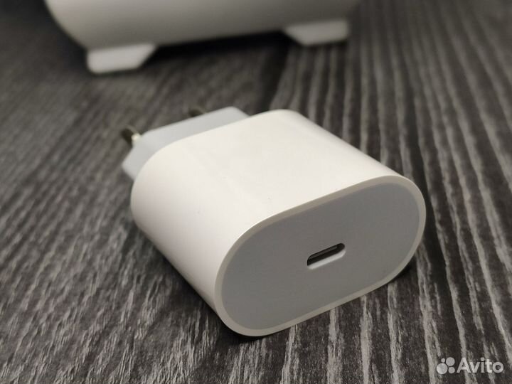 Блок питания Apple 20W Type-C