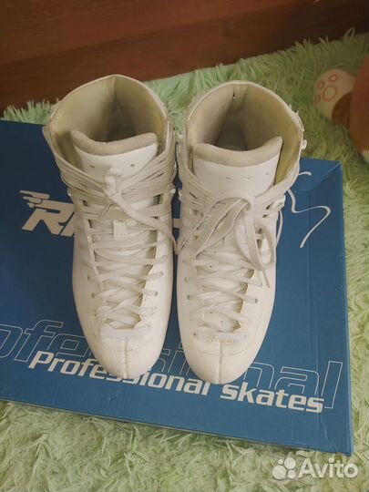 Коньки (ботинки) фигурные Risport RF3 pro