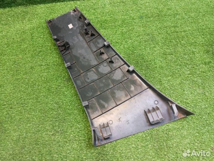 Обшивка стойки правая Renault Fluence L30R 2010