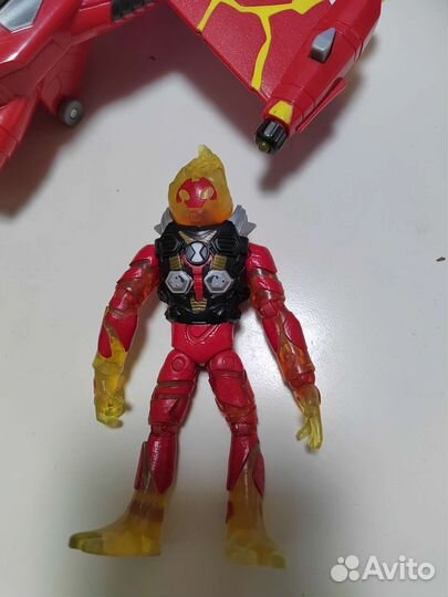 Самолет с Бен 10