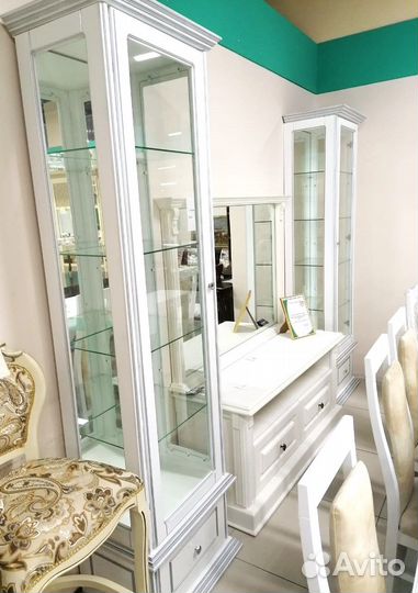 Витрина для посуды 