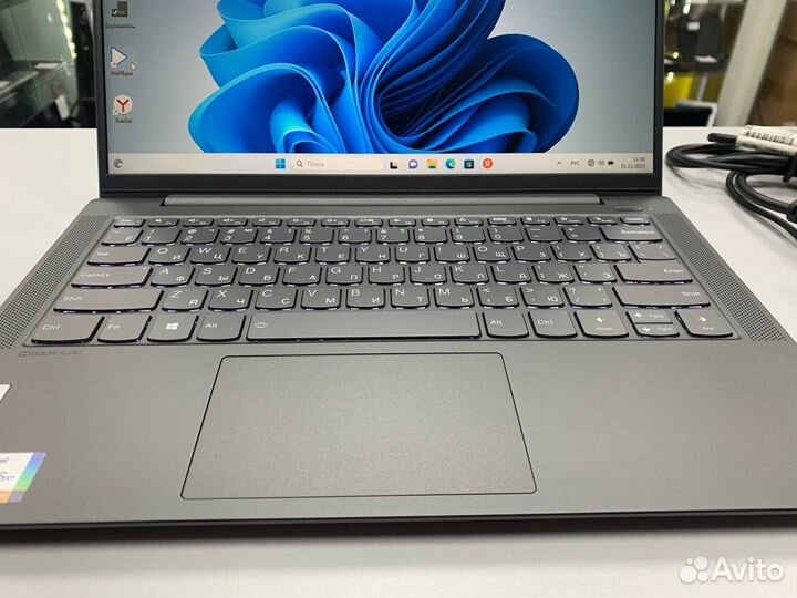 Ноутбук Lenovo Core i7-11 4.7Ghz/ Ram 8Gb/ SSD