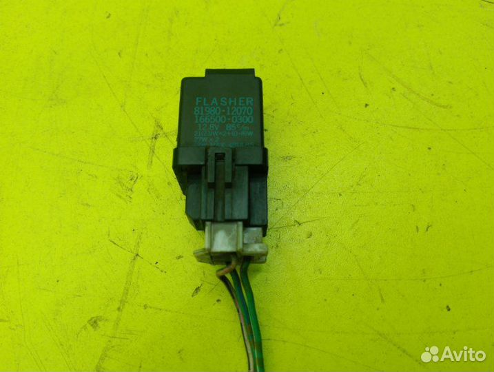 Реле указателя поворота Toyota Master Ace Surf