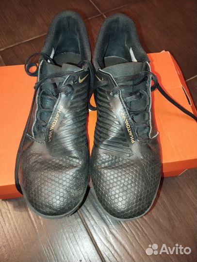 Футбольные бутсы сороконожки Nike phantom venom