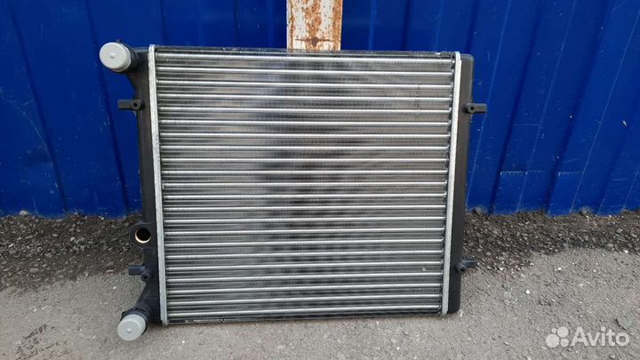 Фольксваген гольф 4 радиатор охлаждения 1.4-1.6