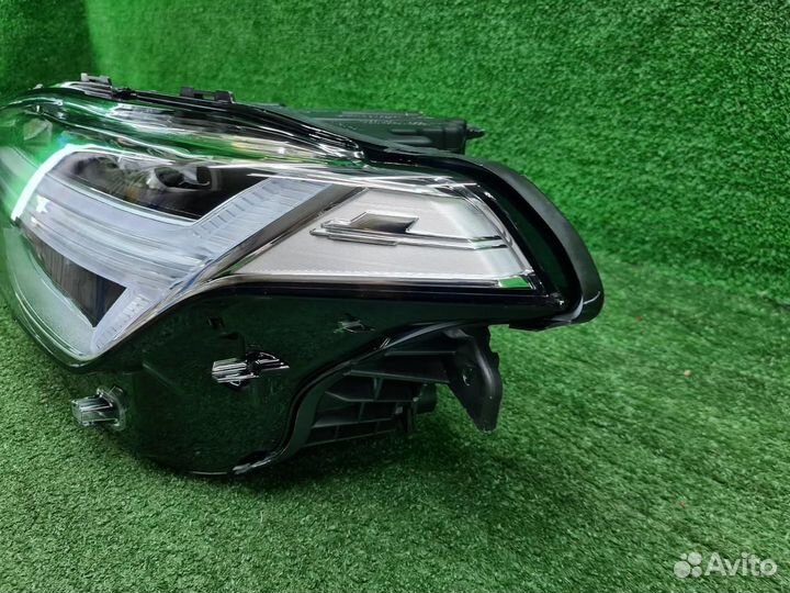 Фара левая Volvo XC90