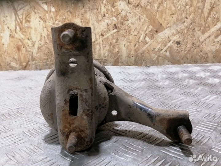 Опора двигателя правая Toyota Camry v40