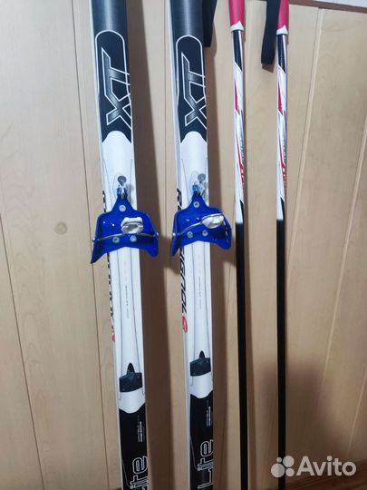 Беговые лыжи Rossingol с палками и ботинками