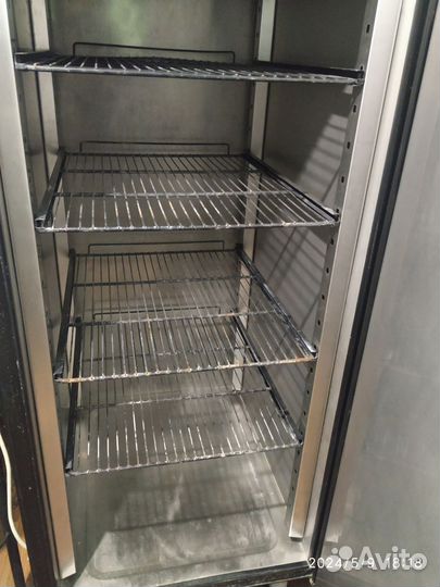 Холодильный шкаф polair