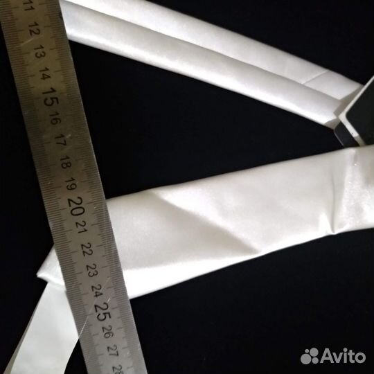 Галстук атласный белый, новый с этикеткой