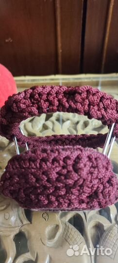 Вязанная на металлическом каркасе корзиночка