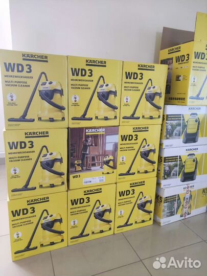 Строительный пылесос Karcher WD 3 P с розеткой