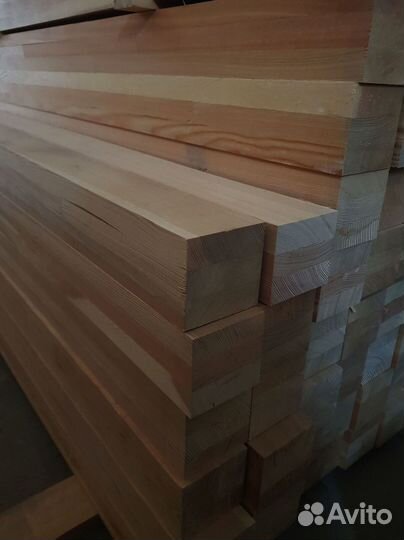 Прочные строительные конструкции с брусом из листв