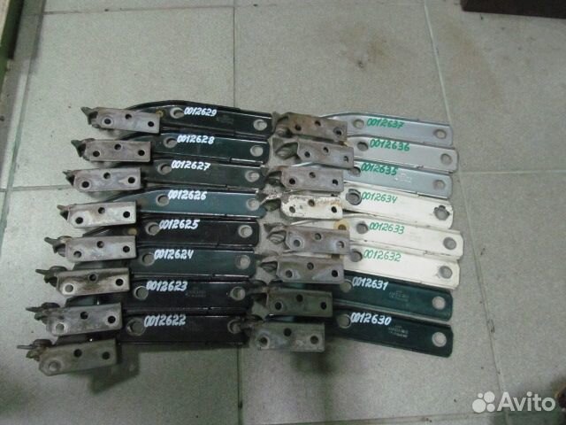 Петля капота левая Audi A100 C4 1991-1994