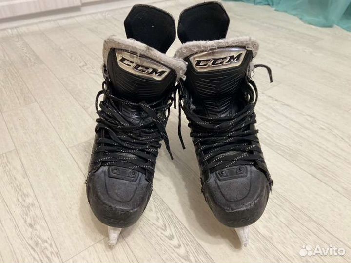 Коньки хоккейные