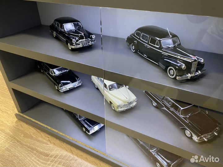 1/43 Витрина для коллекции с подсветкой