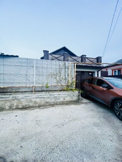 Дом 200 м² на участке 4,4 сот.