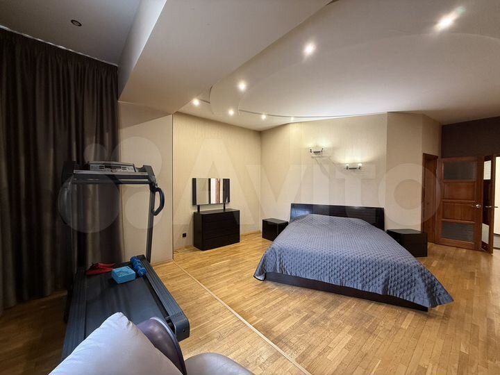 4-к. квартира, 160 м², 3/5 эт.